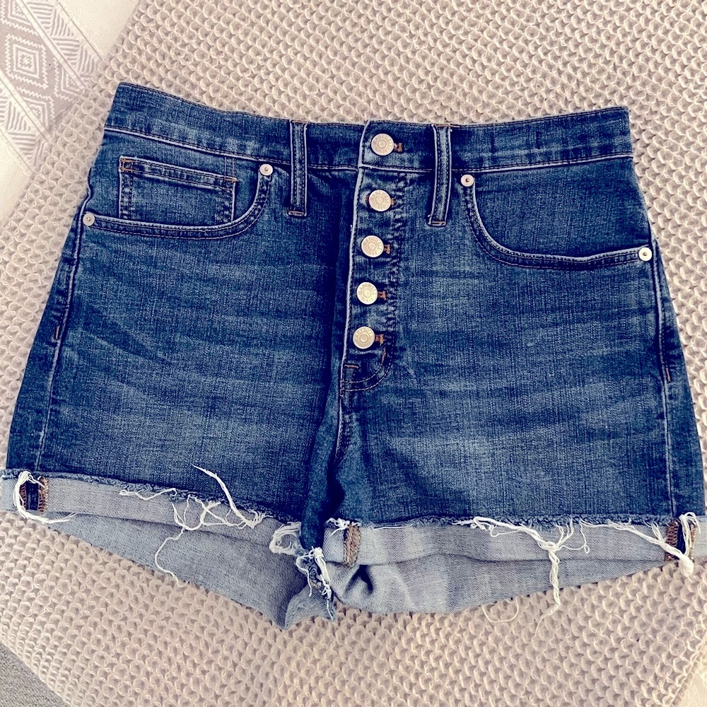 Madewell High-Rise Denim Short in Derby Wash: Button Front